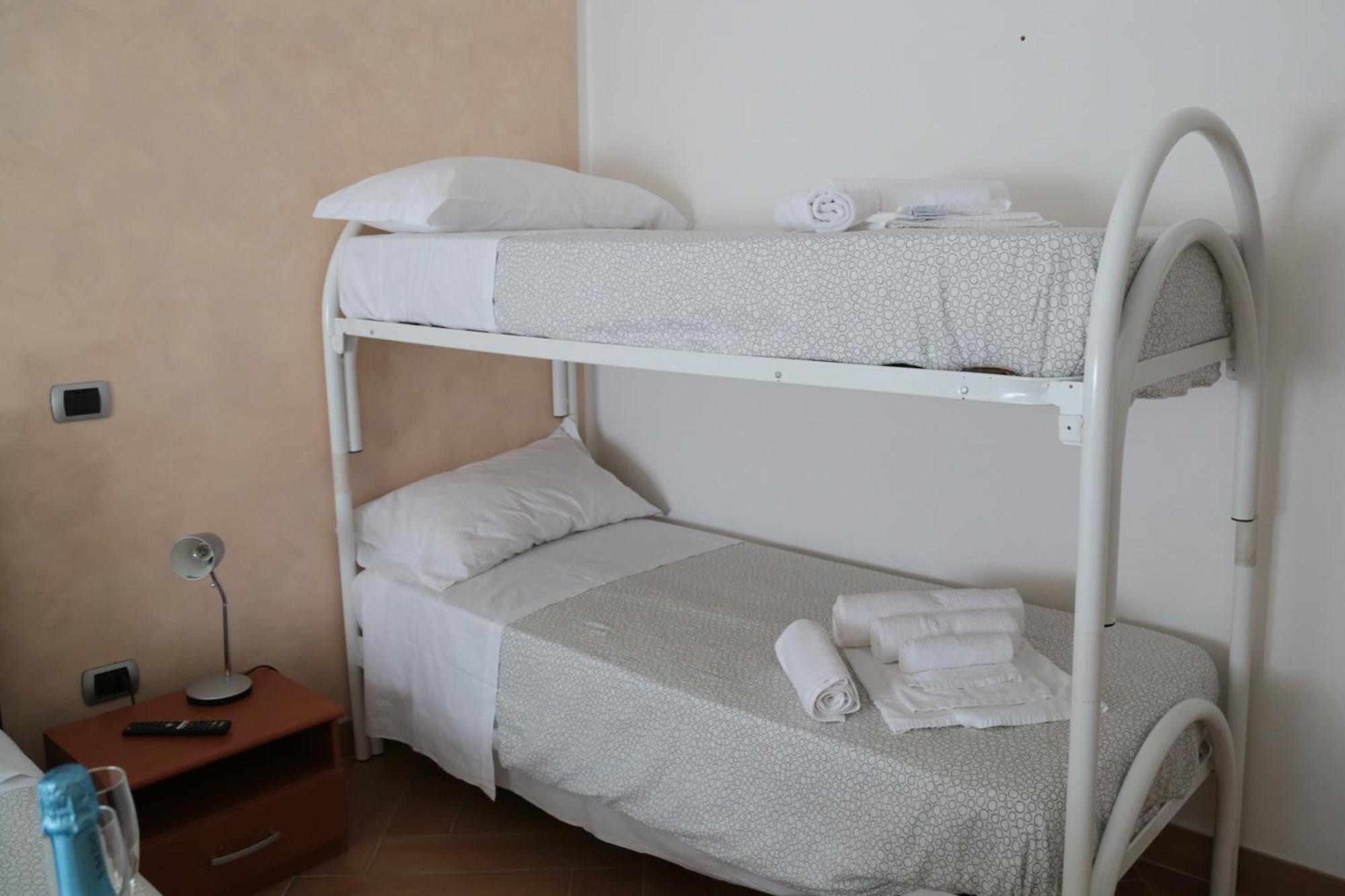 Guest House Simonazzi Reggio Emilia Exterior foto